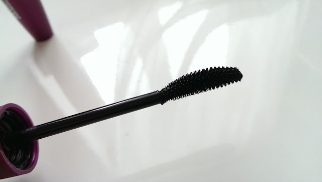 The max factor clump defy wand
