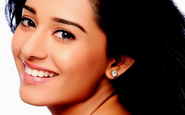 Amrita Rao Hd Wallpapers