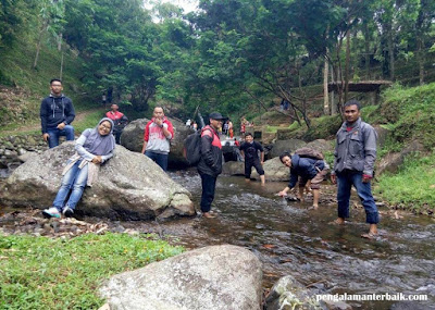 Pasukan Gambreng di Wisata Alam Capolaga Adventure Camp Subang