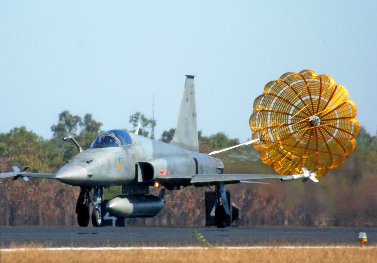 Northrop F-5 Tiger Landing