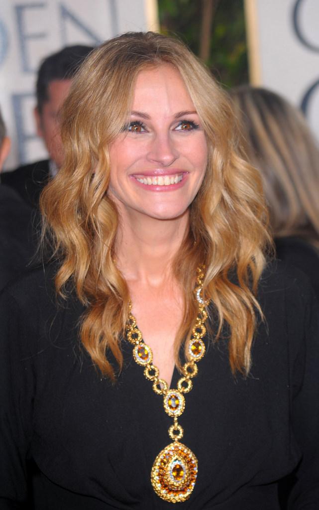 julia roberts smile gif. julia roberts gown.