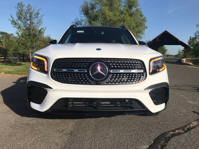 Front view of 2020 Mercedes-Benz GLB 250 4MATIC