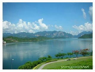 Khao Sok National Park is located on the mountain ridge separating the east and west coasts of the Thai peninsula, just south of the Isthmus of Kra. Monsoon rains sweep into these mountains from the Gulf of Thailand in the east and The Andaman Sea in the west, making this Thailand's wettest area. Rainfall is heaviest from May to November, the dry season is from December to April.<br /><br />Khao Sok National Park in Southern Thailand is an amazing place. It is covered by the oldest evergreen rainforest in the world, huge limestone mountains shooting straight up in the air, deep valleys, breathtaking lakes, exciting caves, wild animals and much more. .<br /><br />Khao Sok is a fantastic place to go on vacation. Elephant trekking, trekking on foot, canoeing and jeep safaris are all possible activities, which will give you the experience of a lifetime. Khao Sok is perfectly situated on the mainland between Phuket, Krabi, Khao Lak and Koh Samui, the most popular destinations in southern Thailand.