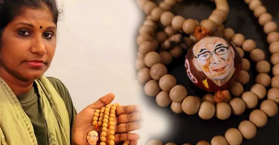 ദലൈലാമയ്ക്ക് കേരളത്തിൽനിന്ന് ഒരു അപൂർവസമ്മാനം