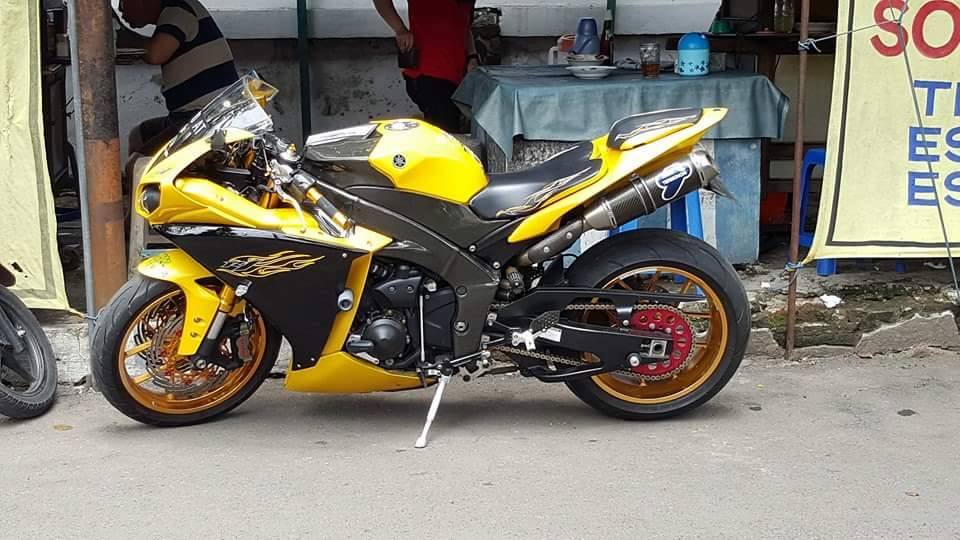 Bandar MOGE  BEKAS  Jual Yamaha R1 Tahun 2010 Full Paper 