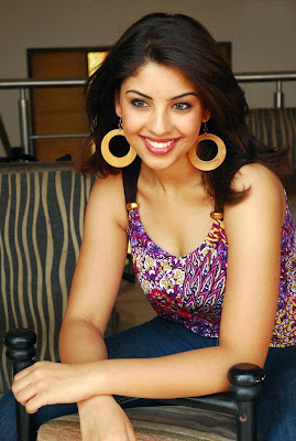 Richa Gangopadhyay Stills, Images,Photo Gallery, Wallpapers