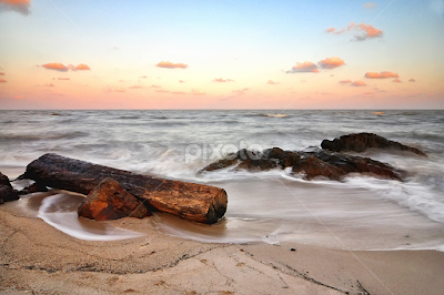 8 Pantai Wisata Tanjung Pandan Belitung Paling Populer