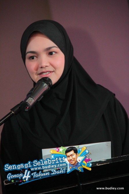  CERITA ANAK KAMPUNG bila siti nurhaliza bertudung 