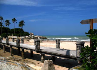 Pemandangan Pantai Parai Tengggiri (Hakok) di Bangka Belitung di  sekitar pantai Matras Sungailiat Bangka