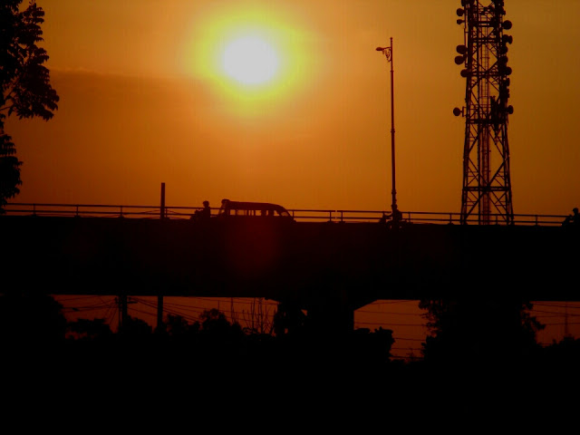 Senja di Atas Flyover Kiaracondong