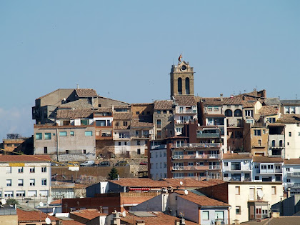 Artés amb el campanar de l'antiga església de Santa Maria