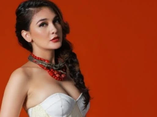 Luna Maya Ikhlas Ariel NOAH Menikah dengan BCL