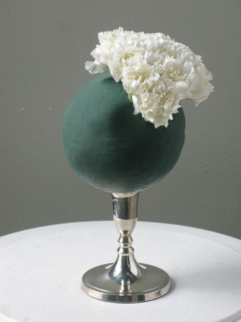 Do it yourself Mondays Carnation Centerpieces 