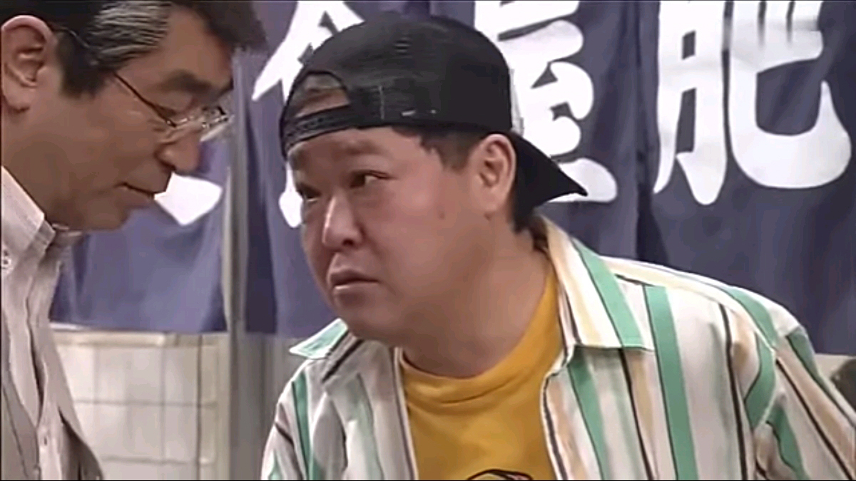 コントで上島竜兵が志村けんに話しかけている