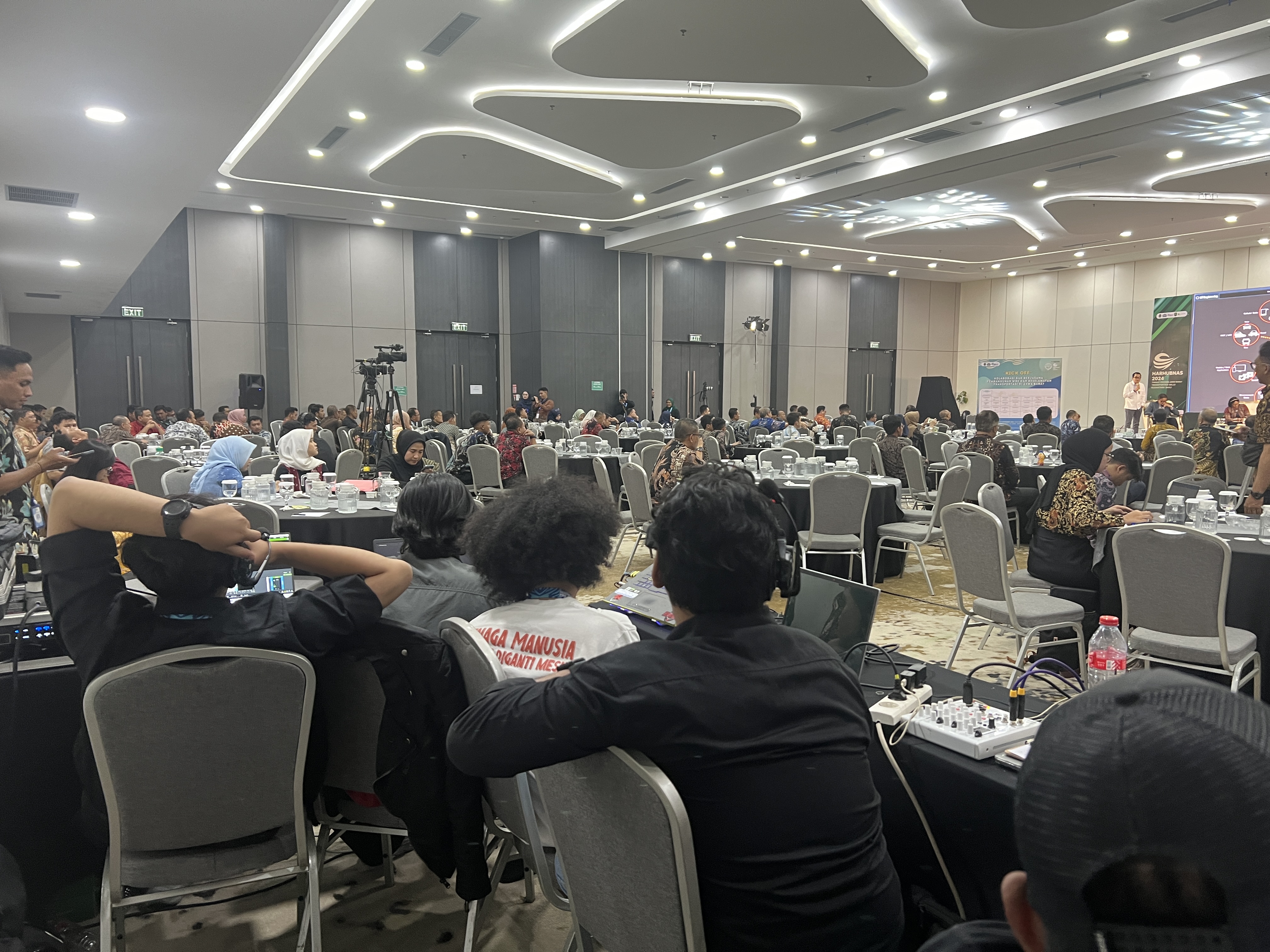 Sewa Clearcom Subang, Sewa Clearcom kota Subang, sewa Clearcom area Subang, Sewa Intercom Wireless Subang, Sewa Intercom Wireless wilayah Subang, Sewa Intercom Wireless kota Subang, Rental Clearcom Subang, Rental Clearcom  di Subang, Rental Clearcom area Subang, Rental Intercom Wireless kota Subang, Rental Intercom Wireless wilayah Subang, Rental Intercom Wireless daerah Subang, Persewaan Clearcom di Subang, Sewa eartec Subang, Rental eartec diSubang, Cari clearcom Subang, Sewa Rental intercom wireless Subang, Sewa clearcom kabupaten Subang, Rental HT Subang, Rental Handy Talky Kota Subang, Sewa Handy Talky (HT) kota Subang, Jasa Sewa HT di Subang, Sewa Rental HT di kabupaten Subang.