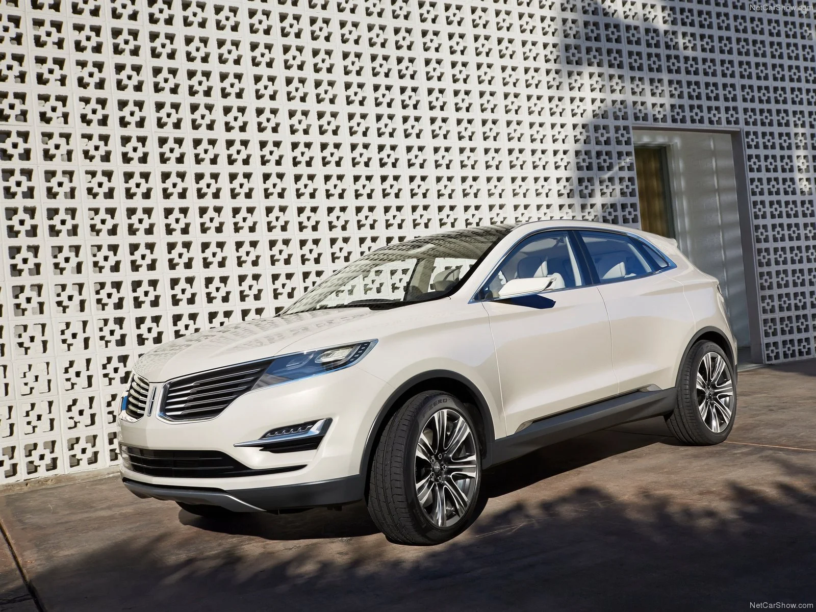 Hình ảnh xe ô tô Lincoln MKC Concept 2013 & nội ngoại thất