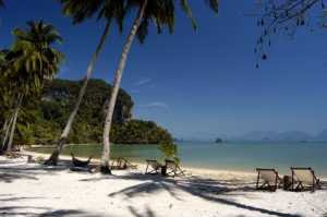 Some pretty prissy scenery looking from the E coast bungalow strip of Yao Noi towards the Bangkok Thailand Travel Map & Things to do in Bangkok : Ko Yao Noi updated