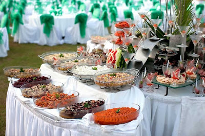 Thực đơn cho tiệc cưới buffet lên ra sao?