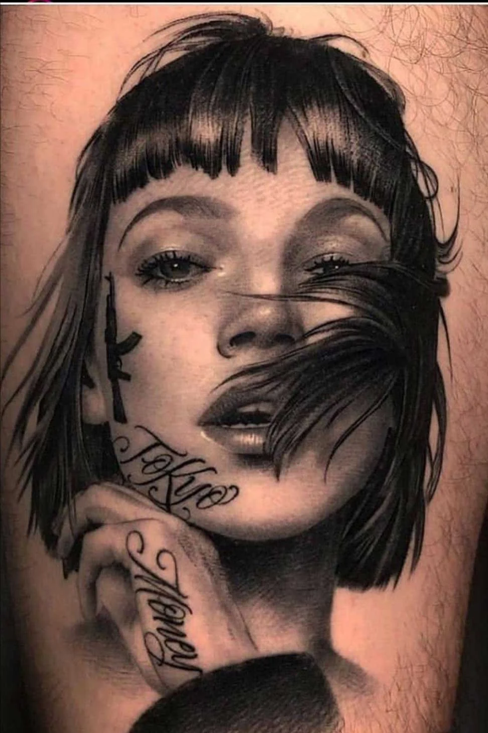 Tatuajes finos para mujer