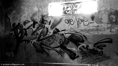 abamdoned place graffiti