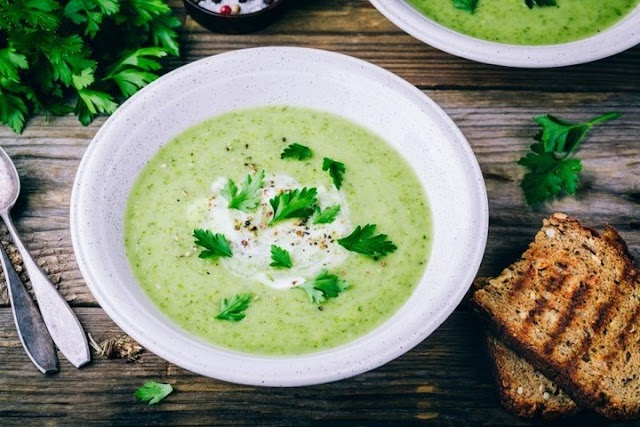 Watercress soup with parsley