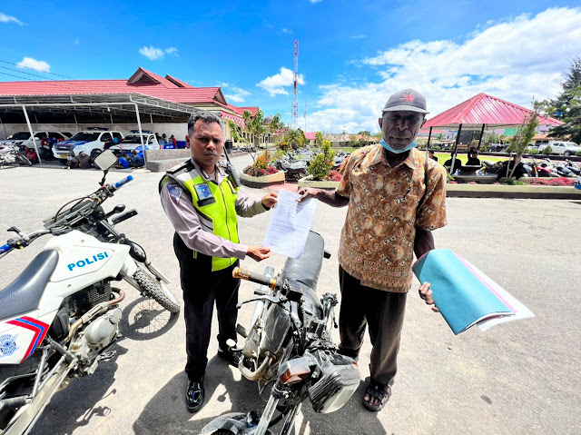 Polres Jayawijaya Kembalikan Motor Hasil Curian Milik Matius Hubi di Wamena