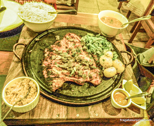 Pacu na brasa do Restaurante Juanita em Bonito no Mato Grosso do Sul