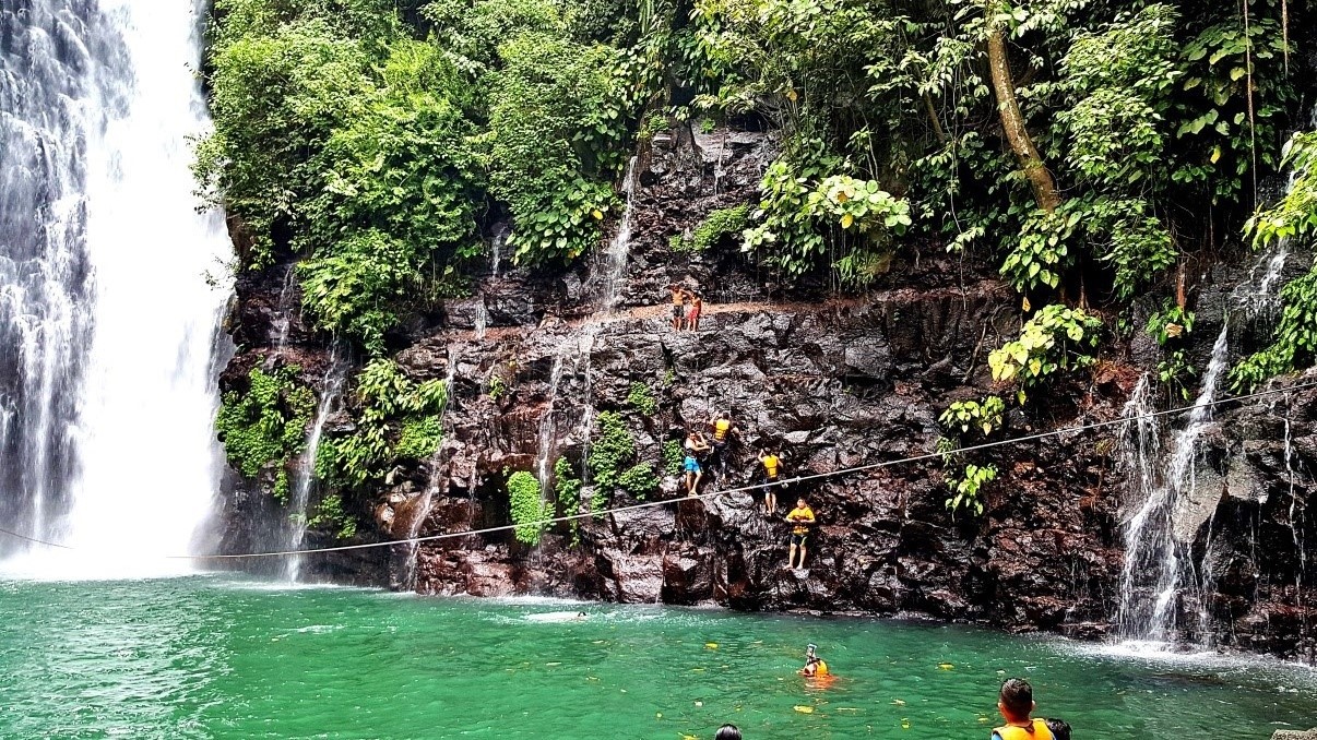 Tinago Falls right side cliff jumping area