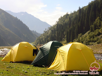 Trekking in Western Tien-Shan mountains to the grandiose Lake Sary-Chelek