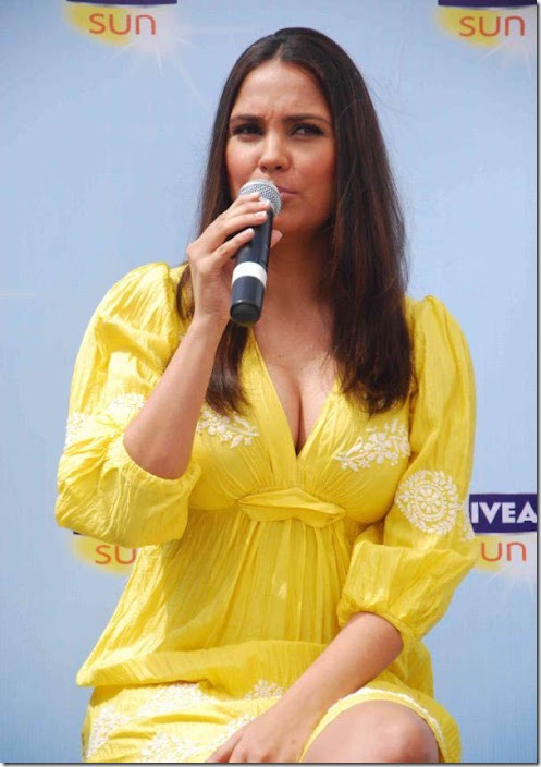 lara dutta hot in yellow 1