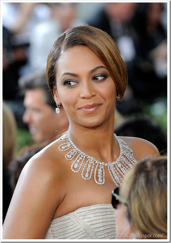 66th Annual Golden Globe Awards Arrivals ET 6--DbOwyu7-l