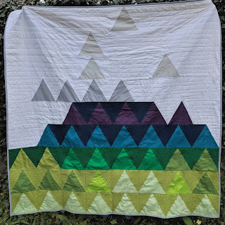 Forest Mountain triangle quilt solids free motion quilting