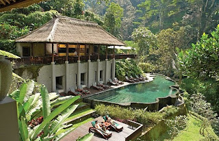 Kolam Renang Termegah di Bali