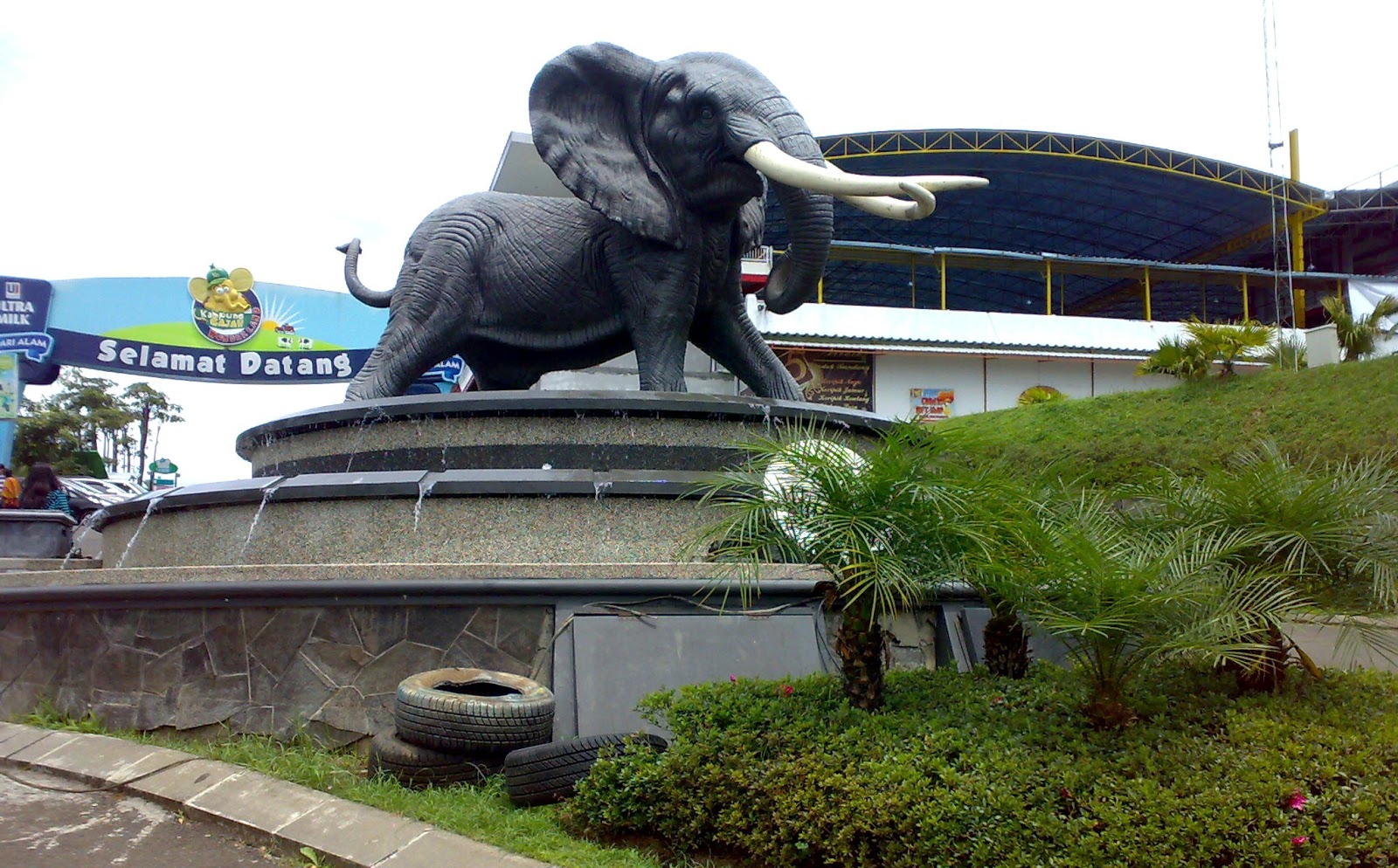  Kampung Gajah  Bandung F trans Tourism Transport