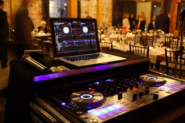 Expert wedding DJ Toronto