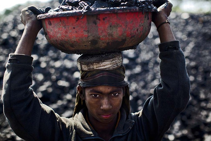 India-Child-Coal.09