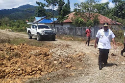 Engelbertus Gabriel Kocu Tinjau Warga Terdampak Banjir di Tambrauw