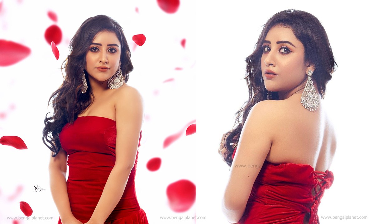 Actress Priya Mondal Red-Hot pictures in a stunning velvet dress