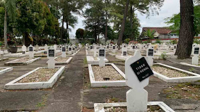 Makam Pahlawan Tak Dikenal di TMP Raden Wijaya Blitar