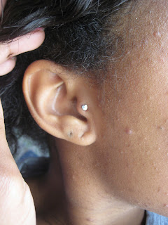 tragus piercing