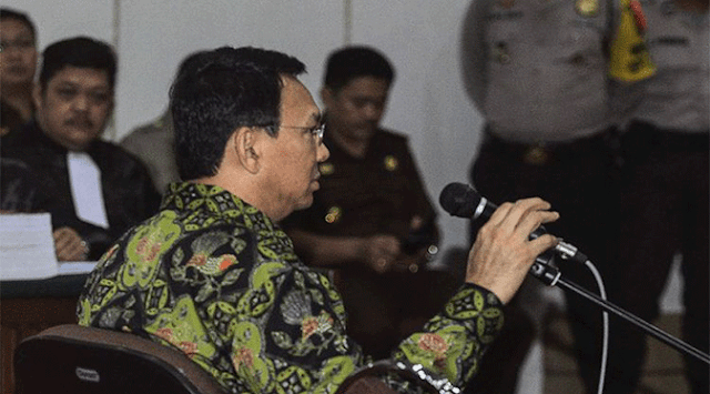 Saat Ahok Akan Bacakan Pleidoi, Terdengar Teriakan Takbir di Ruang Sidang