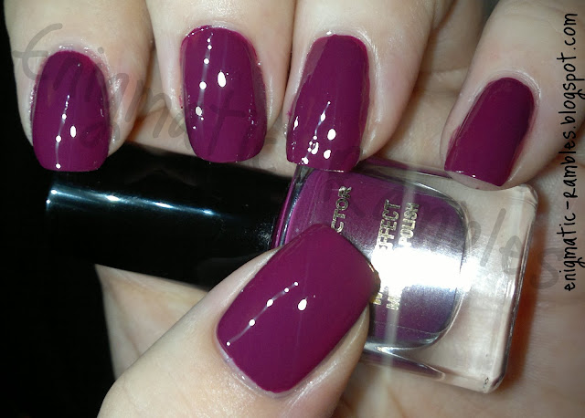 swatch-max-factor-intense-plum