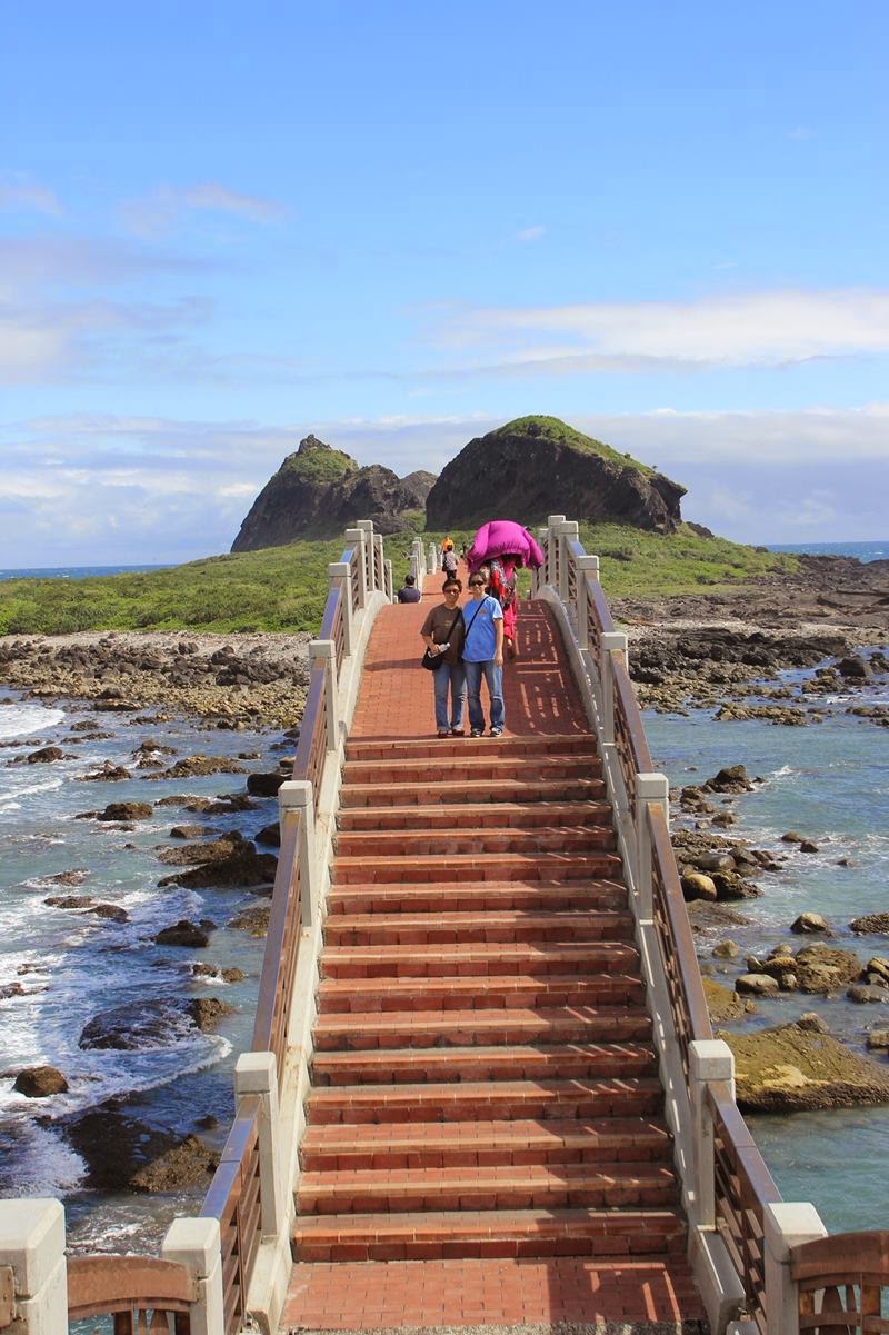 Sanxiantai,  Sanxiantai Arch Bridge,  Dragon bridge Taiwan,  Taiwan dragon bridge,  The Footbridge of Three Immortals in Taitung Taiwan,  The Footbridge of Three Immortals,  The Sanxiantai dragon bridge of Taitung, Taiwan,  The Sanxiantai dragon bridge of Taitung, Taiwan | Map,