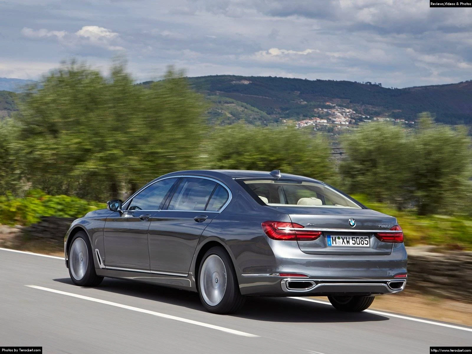 Hình ảnh xe ô tô BMW 750Li xDrive 2016 & nội ngoại thất