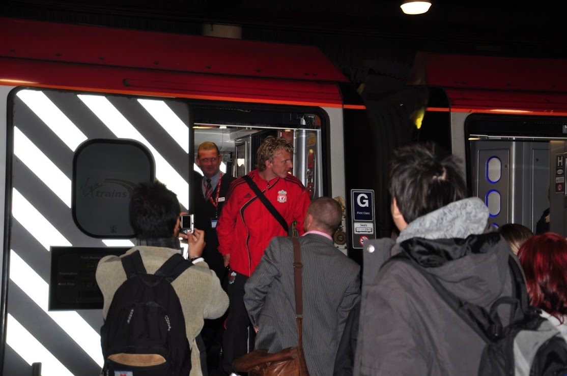 train from Lime Street Station Liverpool to London