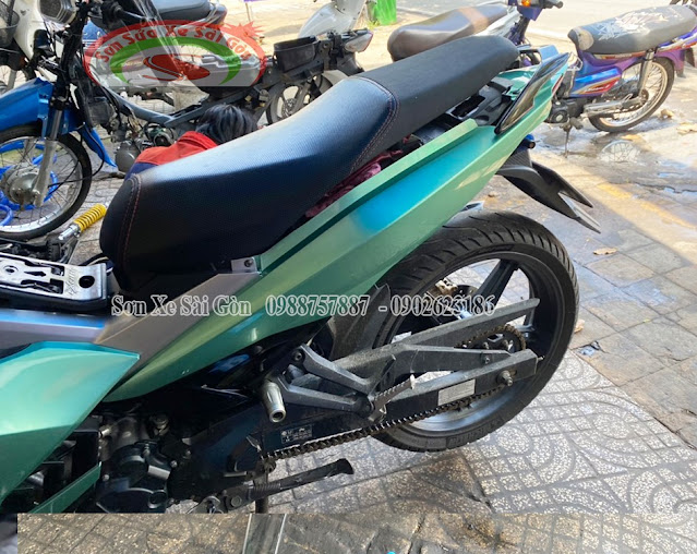 Exciter 150 sơn dọn áo màu xanh phối đen