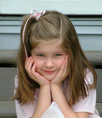 cute hairstyle for little girls. Posted by brianna at 10:18