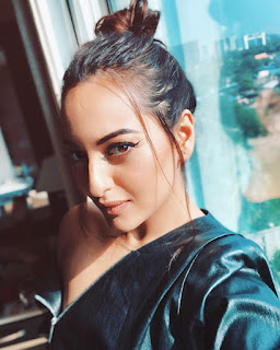 100+ Best Sonakshi Sinha Wallpapers, Images, Pictures, Pics 2020