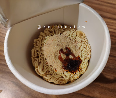 รีวิว ป๊อปหมี่ บะหมี่กึ่งสำเร็จรูปชนิดถ้วย รสไก่เผ็ด (CR) Review Instant Cup Noodles Rasa Ayam Pedas (Spicy Chicken) Flavor, Pop Mie Brand.