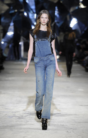 History Fashion Shows on Of Jeans In The History Of This Period Goes Back